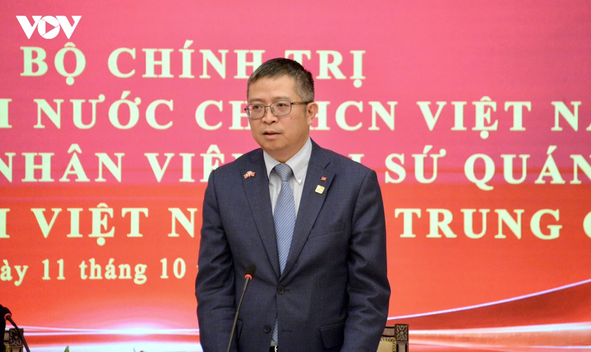 chu tich quoc hoi gap nhan vien Dai su quan, cong dong nguoi viet tai trung quoc hinh anh 5