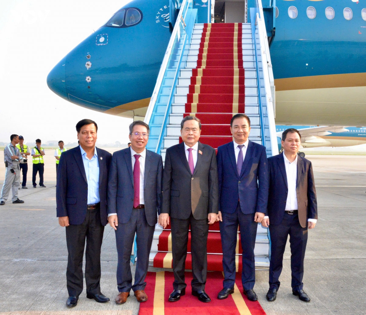 chủ tịch quốc hội đến thủ đô bắc kinh, bắt đầu chuyến thăm chính thức trung quốc hình ảnh 4 chu tich quoc hoi den thu do bac kinh, bat dau chuyen tham chinh thuc trung quoc hinh anh 4