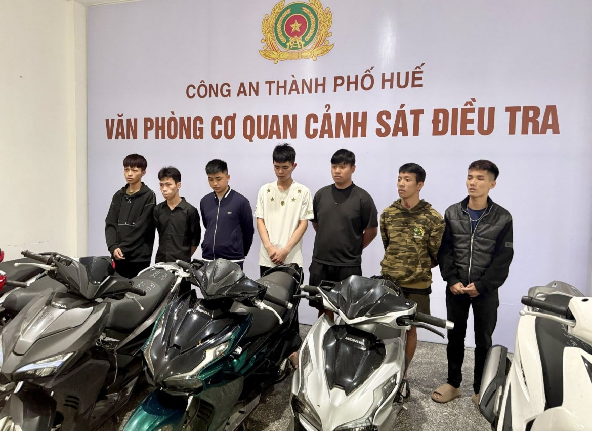 khởi tố 15 bị can liên quan vụ gây rối trật tự công cộng ở huế hình ảnh 1 khoi to 15 bi can lien quan vu gay roi trat tu cong cong o hue hinh anh 1