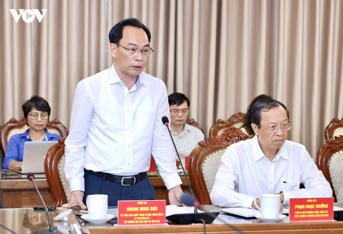 ban bí thư công bố quyết định giám sát toàn diện giáo dục phổ thông hình ảnh 2 ban bi thu cong bo quyet dinh giam sat toan dien giao duc pho thong hinh anh 2
