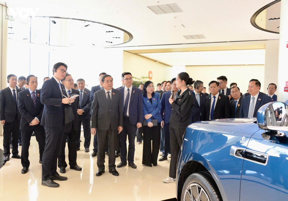chủ tịch quốc hội mời gọi doanh nghiệp công nghệ trung quốc đầu tư tại việt nam hình ảnh 1 chu tich quoc hoi moi goi doanh nghiep cong nghe trung quoc dau tu tai viet nam hinh anh 1