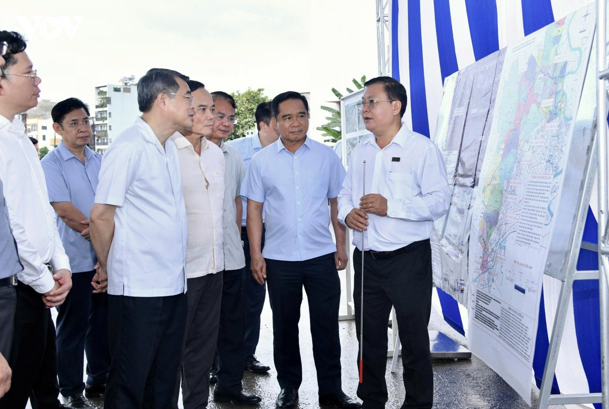 thủ tướng kiểm tra dự án hạ tầng thoát nước và chống ngập trọng điểm tại tp.hcm hình ảnh 1 thu tuong kiem tra du an ha tang thoat nuoc va chong ngap trong diem tai tp.hcm hinh anh 1