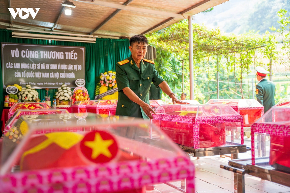 trang nghiem dong nguoi tien dua 93 liet si ve nghia trang liet si vi xuyen hinh anh 6