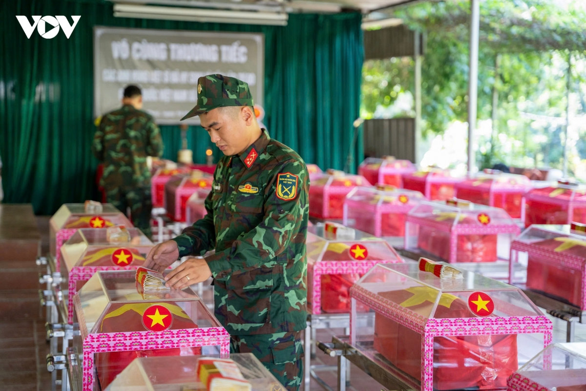 trang nghiem dong nguoi tien dua 93 liet si ve nghia trang liet si vi xuyen hinh anh 5