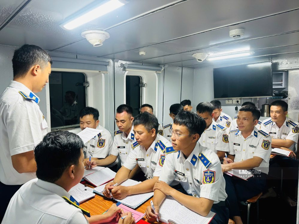 canh-sat-bien-2_1-1.jpg