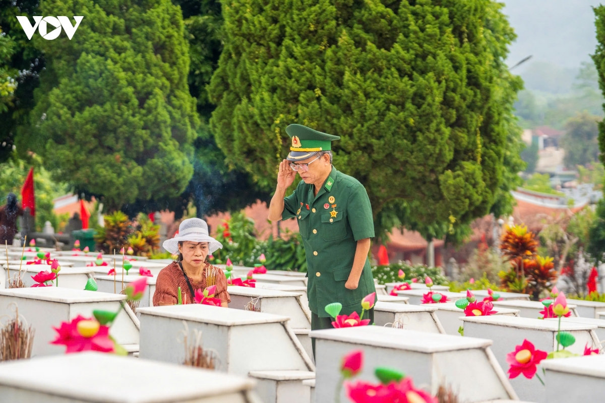 tuyên quang tổ chức an táng 93 hài cốt liệt sĩ tại nghĩa trang quốc gia vị xuyên hình ảnh 4 tuyen quang to chuc an tang 93 hai cot liet si tai nghia trang quoc gia vi xuyen hinh anh 4