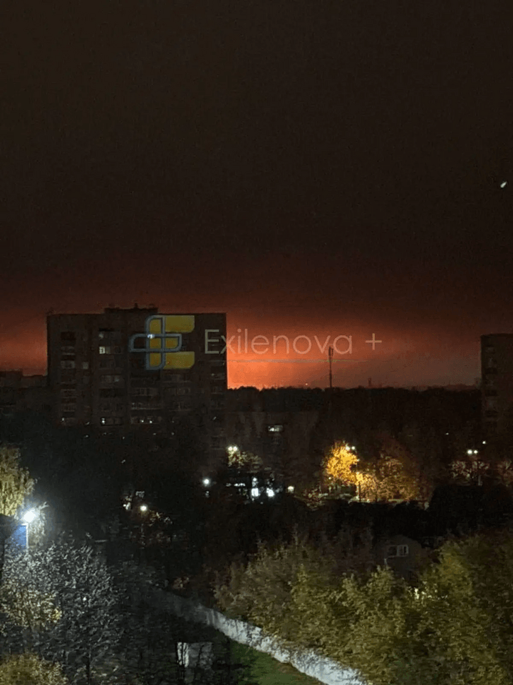 Những đám cháy được cho là do cuộc không kích của Ukraine gây ra.
