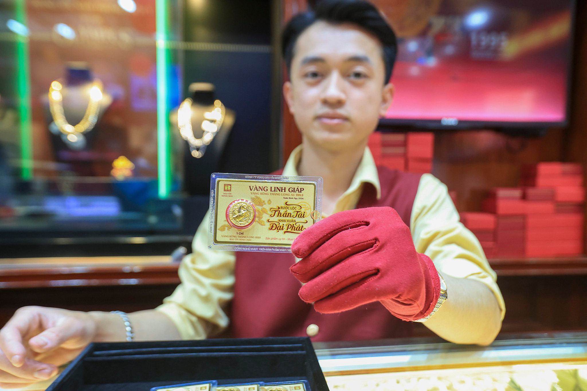 Từ 16/10, mua bán vàng trong ngày từ 5 triệu đồng phải thanh toán không dùng tiền mặt.