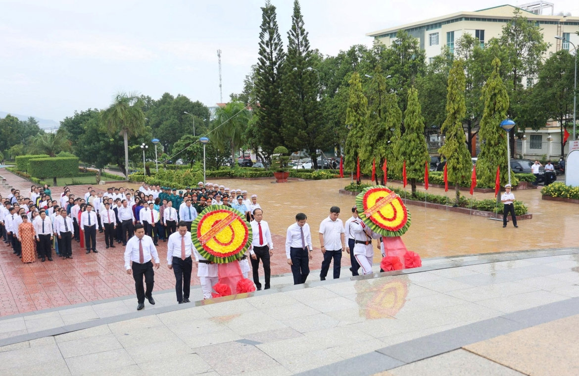 80 nam su kien bac ho den vinh cam ranh bai hoc ngoai giao con nguyen gia tri hinh anh 1