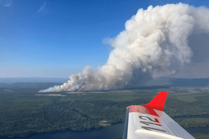 Một đám cháy rừng tại tỉnh British Columbia, Canada hồi tháng Bảy. (Ảnh: Reuters)