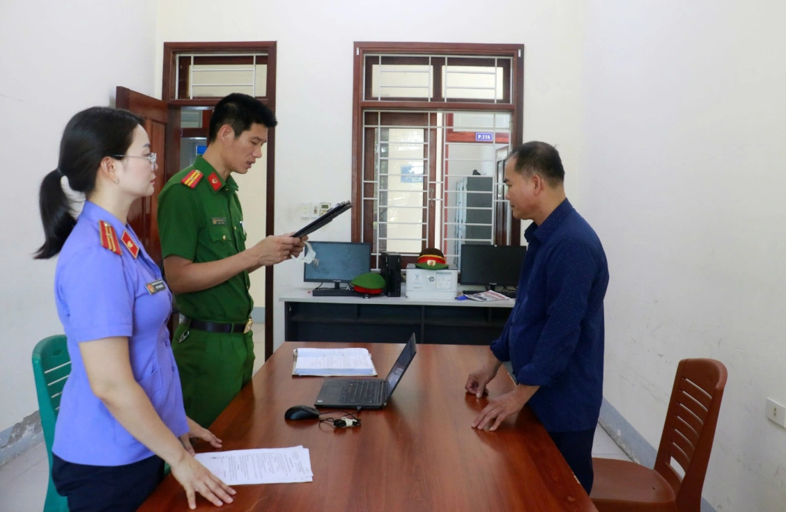 công an nghệ an triệt phá đường dây thuốc giả, thu giữ 20.000 lọ thuốc thành phẩm hình ảnh 1 cong an nghe an triet pha duong day thuoc gia, thu giu 20.000 lo thuoc thanh pham hinh anh 1
