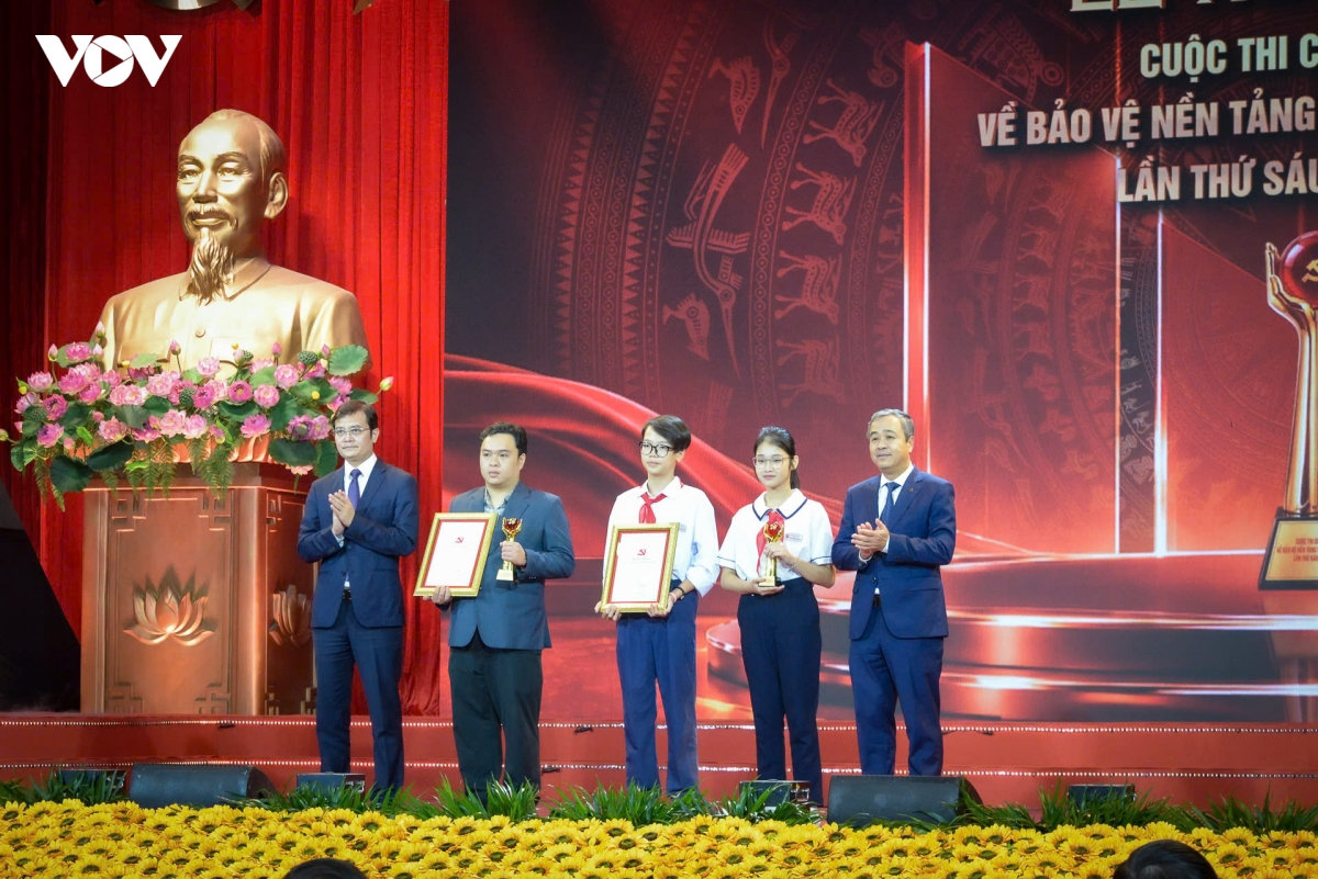 trao giai cuoc thi chinh luan bao ve nen tang tu tuong cua Dang nam 2026 hinh anh 6