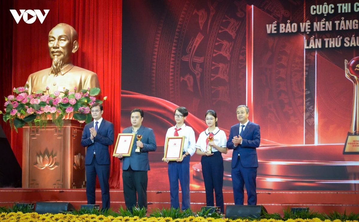 trao giai cuoc thi chinh luan bao ve nen tang tu tuong cua Dang nam 2026 hinh anh 4