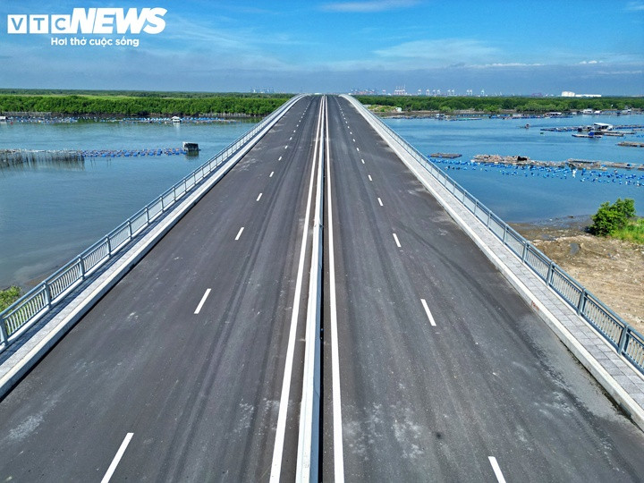 Điểm đầu tuyến 991B nối với đường Hội Bài - Châu Pha, cách cao tốc Biên Hòa - Vũng Tàu hơn 8km. Việc kết nối các tuyến đường này được kỳ vọng mở thêm hướng lưu thông cho hàng hóa từ khu vực cảng biển đến mạng lưới giao thông liên vùng.