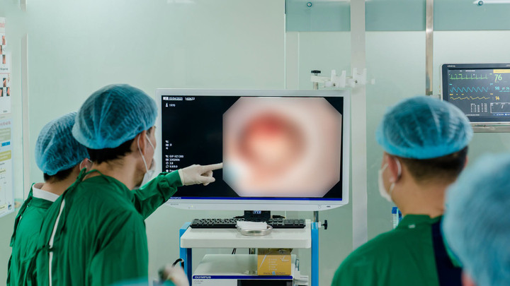 Đau đầu chóng mặt tưởng tiền đình, đi khám phát hiện ung thư phổi di căn não (Ảnh minh họa)