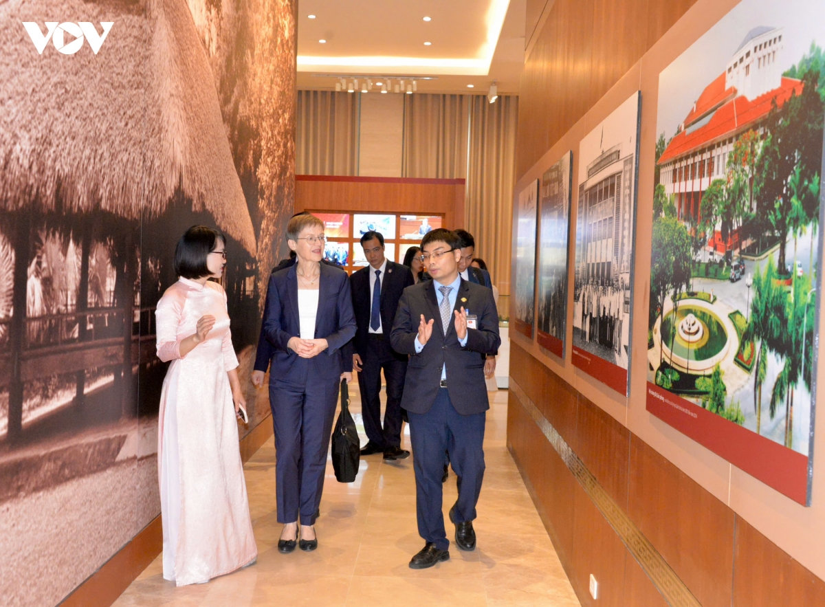 chu tich quoc hoi tran thanh man hoi kien thu tuong liechtenstein brigitte haas hinh anh 14