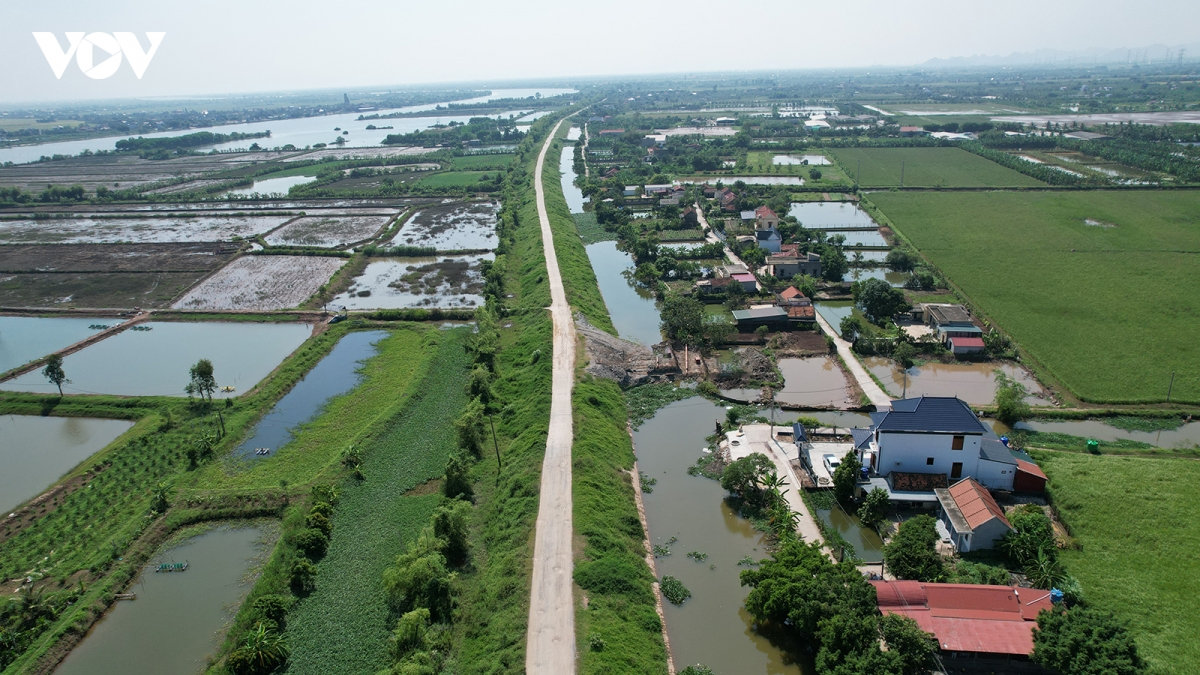 mat de song Day nut toac, cau xay xong nhung thieu duong ket noi o ninh binh hinh anh 6