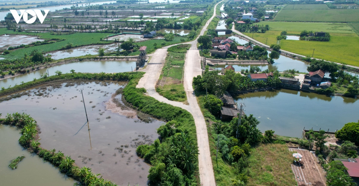mat de song Day nut toac, cau xay xong nhung thieu duong ket noi o ninh binh hinh anh 1