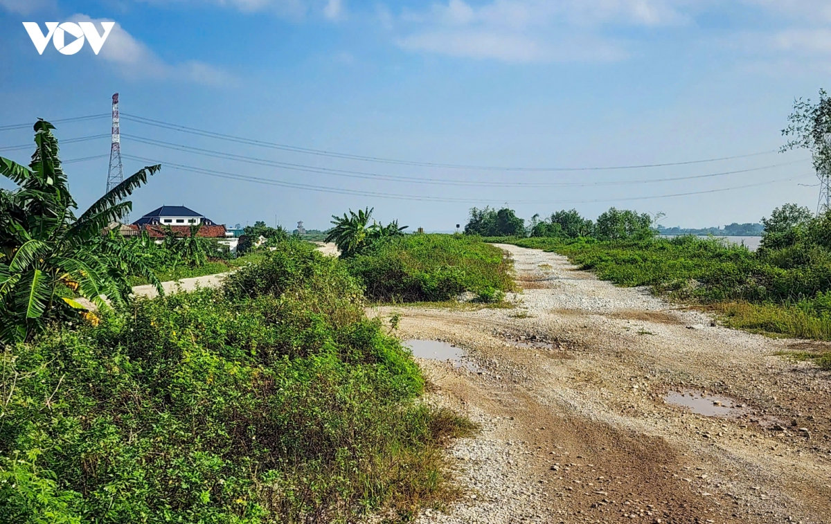 mat de song Day nut toac, cau xay xong nhung thieu duong ket noi o ninh binh hinh anh 2