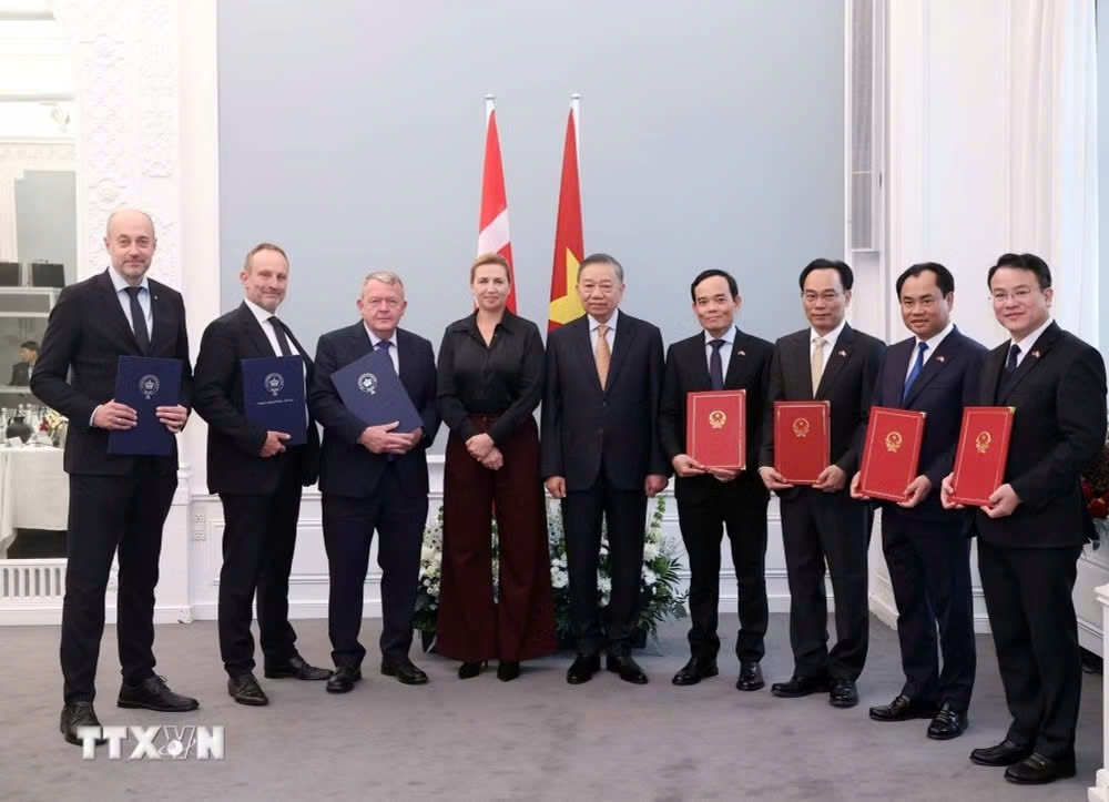 tổng bí thư, chủ tịch nước tô lâm hội đàm với thủ tướng Đan mạch mette frederiksen hình ảnh 3 tong bi thu, chu tich nuoc to lam hoi dam voi thu tuong Dan mach mette frederiksen hinh anh 3
