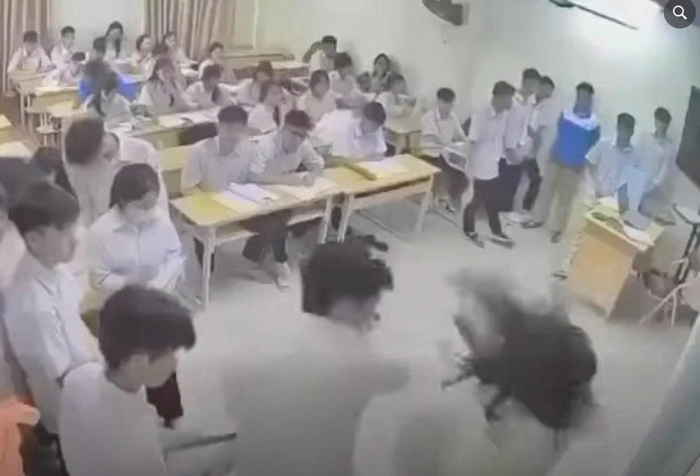 xác minh vụ học sinh đánh cô giáo trên bục giảng ở hà nội hình ảnh 1 xac minh vu hoc sinh danh co giao tren buc giang o ha noi hinh anh 1
