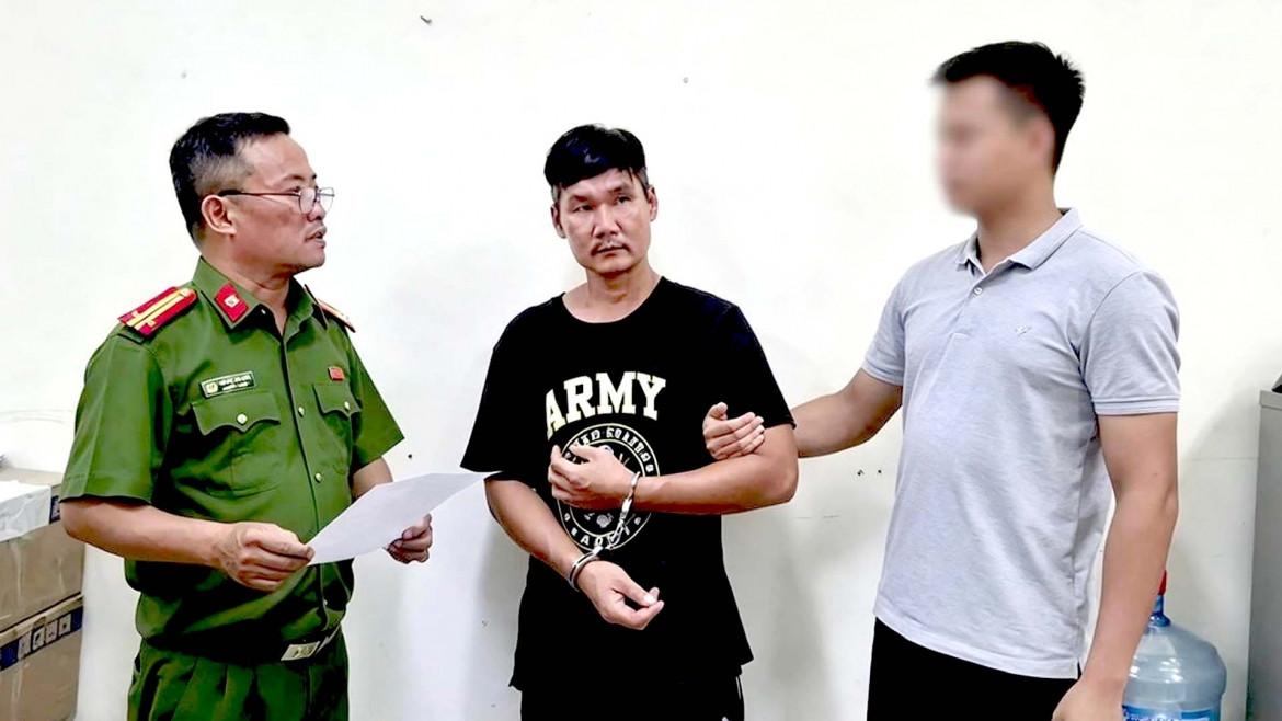 khởi tố đối tượng dùng dao truy đuổi công an ở hà nội hình ảnh 1 khoi to doi tuong dung dao truy duoi cong an o ha noi hinh anh 1