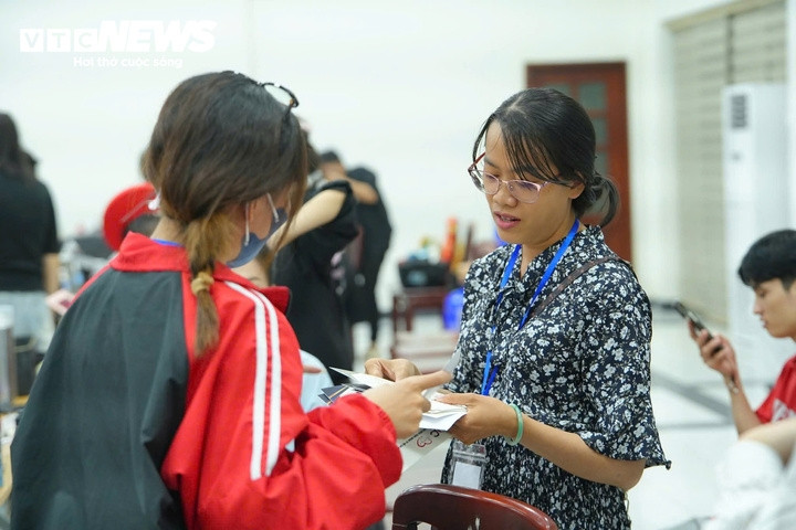 người đàn ông hơn 10 năm chụp ảnh cưới miễn phí cho các cặp vợ chồng nghèo hình ảnh 5 nguoi dan ong hon 10 nam chup anh cuoi mien phi cho cac cap vo chong ngheo hinh anh 5