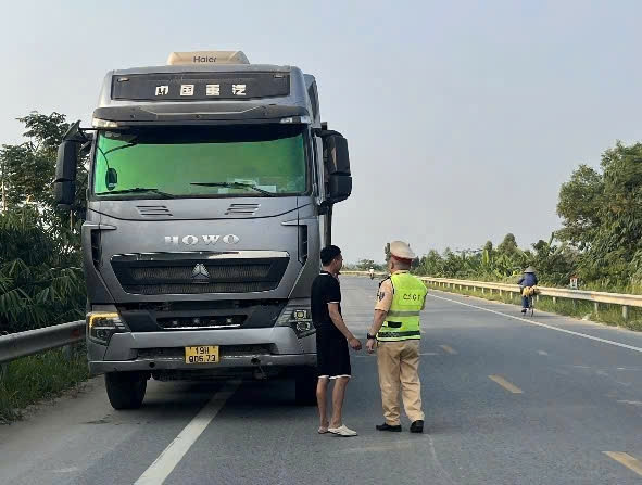 phú thọ xử lý nhiều xe chở vật liệu rơi vãi, chở quá tải hình ảnh 3 phu tho xu ly nhieu xe cho vat lieu roi vai, cho qua tai hinh anh 3