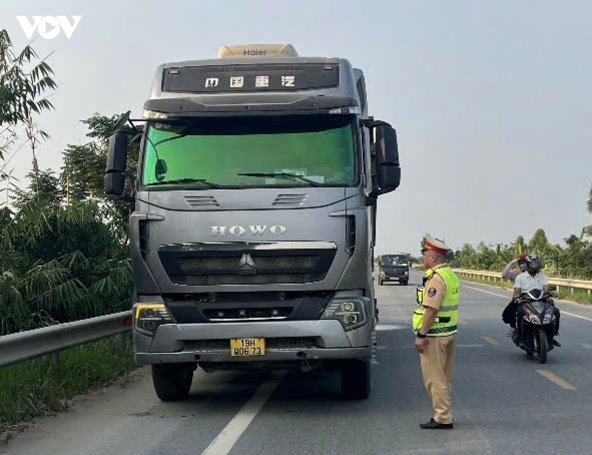 phú thọ xử lý nhiều xe chở vật liệu rơi vãi, chở quá tải hình ảnh 5 phu tho xu ly nhieu xe cho vat lieu roi vai, cho qua tai hinh anh 5