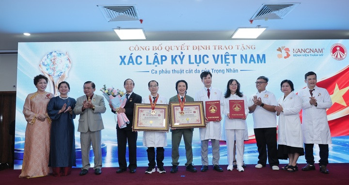 Bệnh viện Thẩm mỹ Kangnam Sài Gòn đón nhận kỷ lục Việt Nam với ca tạo hình cơ thể phức tạp nhất. (Ảnh: BVCC)