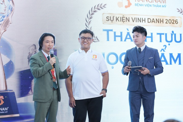 TS.BS Võ Tiến Huy chia sẻ tại sự kiện. (Ảnh: BVCC)