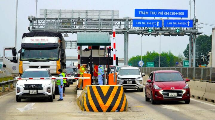 Bộ Xây dựng làm rõ vụ VETC, ePass thu phí 6.600 đồng/tháng. (Ảnh minh hoạ).