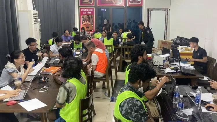triet pha sao huyet lua dao truc tuyen, bat 113 doi tuong nguoi nuoc ngoai hinh anh 4