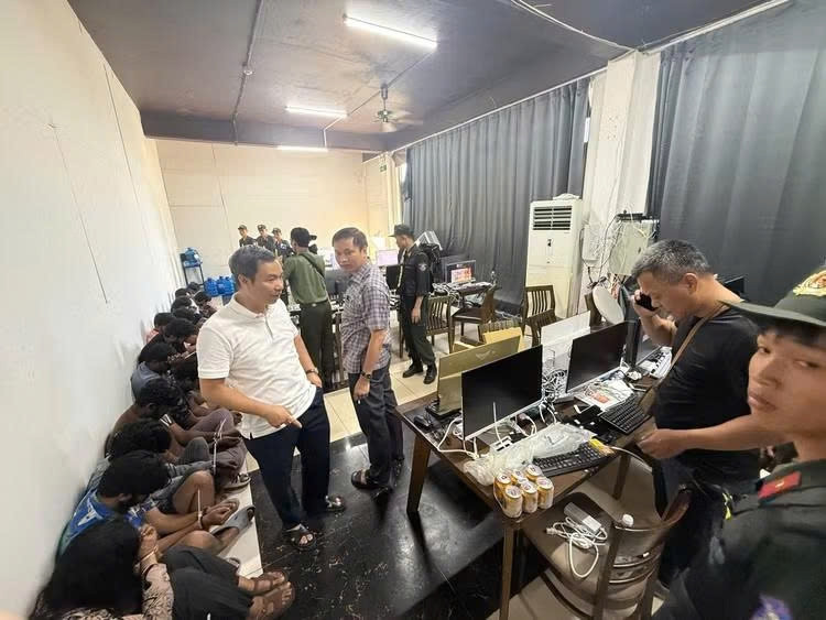 triet pha sao huyet lua dao truc tuyen, bat 113 doi tuong nguoi nuoc ngoai hinh anh 2