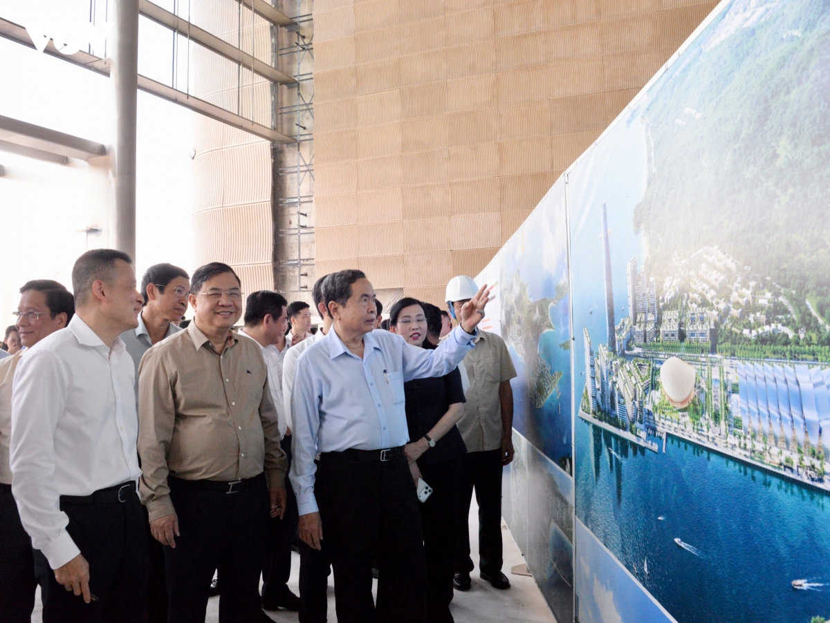 chu tich quoc hoi kiem tra tien do cac du an phuc vu apec 2027 hinh anh 10