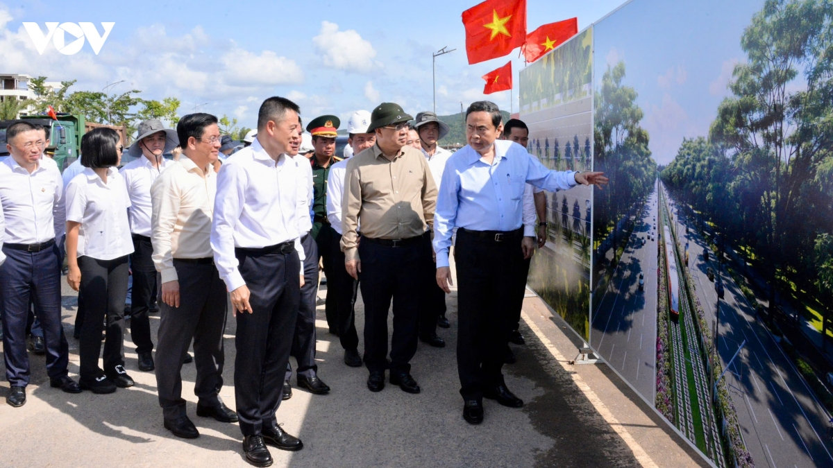 chu tich quoc hoi kiem tra tien do cac du an phuc vu apec 2027 hinh anh 6