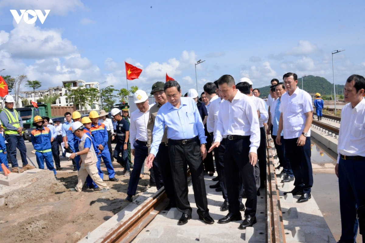 chu tich quoc hoi kiem tra tien do cac du an phuc vu apec 2027 hinh anh 7