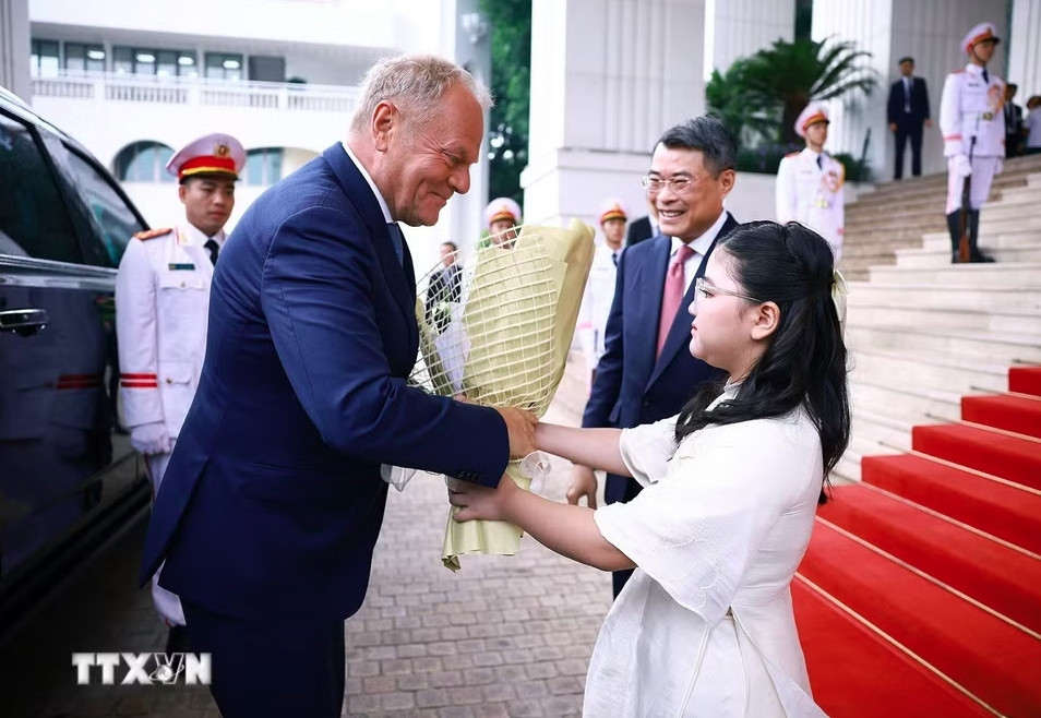thu tuong le minh hung chu tri le don va hoi dam voi thu tuong ba lan hinh anh 2