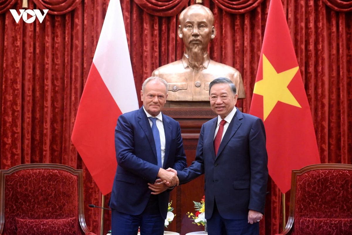 tong bi thu, chu tich nuoc to lam tiep thu tuong cong hoa ba lan donald tusk hinh anh 1