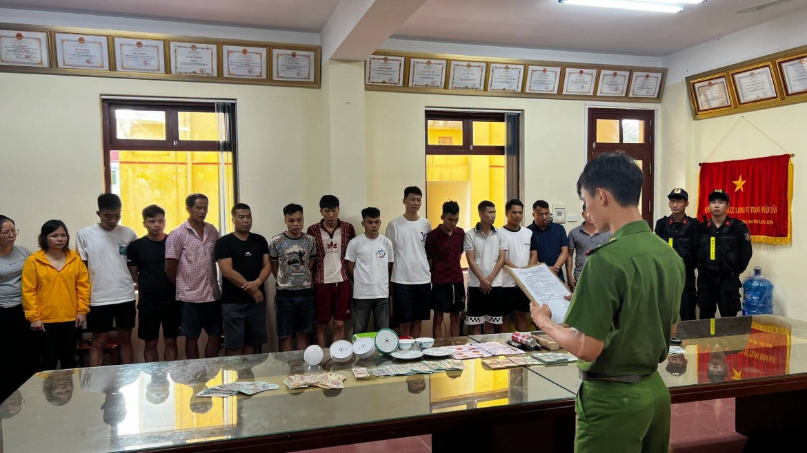 lạng sơn triệt phá ổ bạc quy mô lớn giữa đồi núi không có sóng điện thoại hình ảnh 1 lang son triet pha o bac quy mo lon giua doi nui khong co song dien thoai hinh anh 1