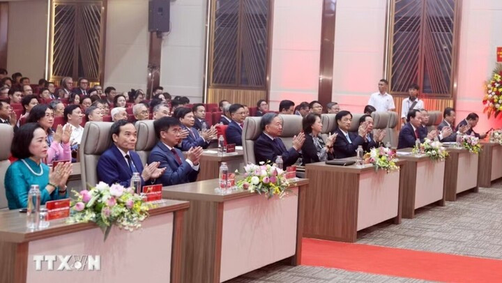 Tổng Bí thư, Chủ tịch nước Tô Lâm và các đại biểu tham dự lễ kỷ niệm. (Ảnh: Thống Nhất/TTXVN)