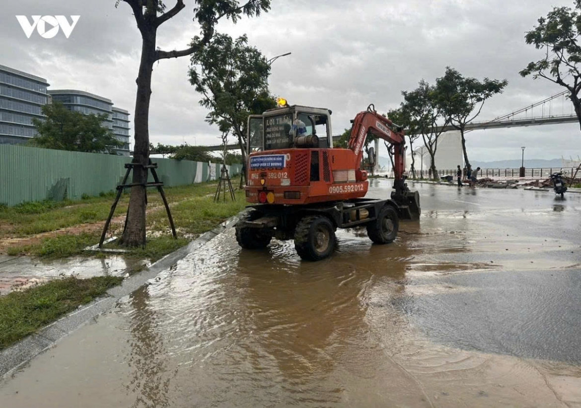 thoi tiet ngay 29 10 mien trung mua lon, ha noi co mua dong hinh anh 1