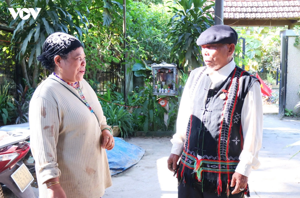 Dang vien nguoi co tu giup dan mien nui Da nang giam ngheo hinh anh 1