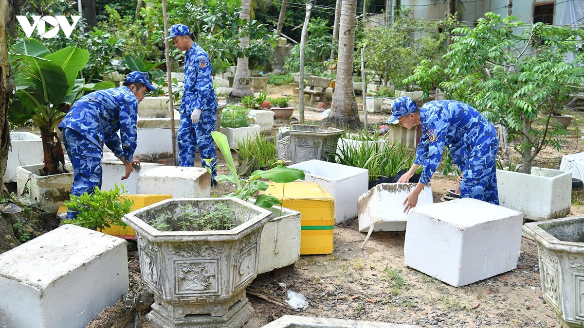 canh sat bien 4 tham gia phong chong sot xuat huyet tren dia ban dac khu phu quoc hinh anh 2