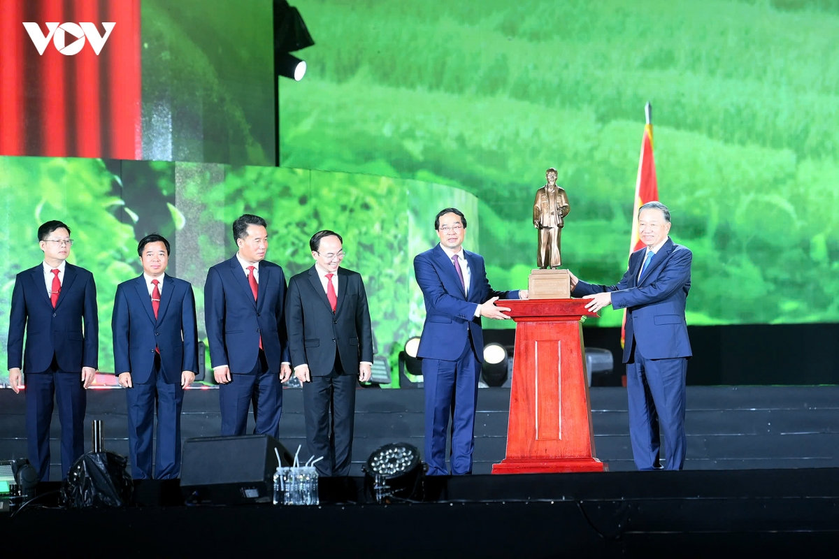 tổng bí thư, chủ tịch nước tô lâm dự kỷ niệm 195 năm thành lập tỉnh thái nguyên hình ảnh 4 tong bi thu, chu tich nuoc to lam du ky niem 195 nam thanh lap tinh thai nguyen hinh anh 4