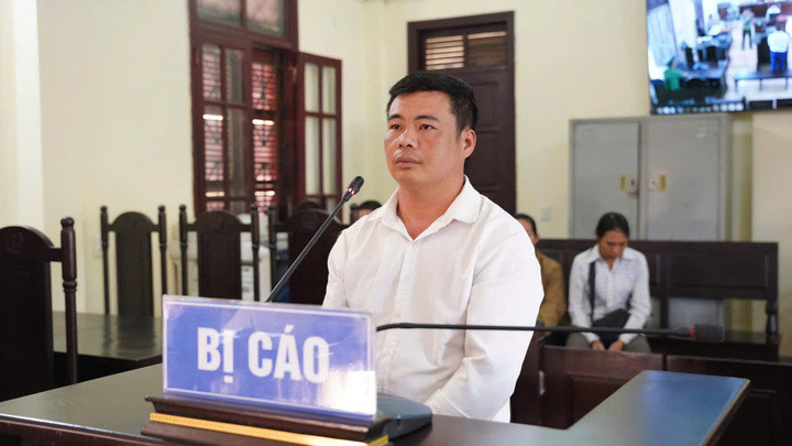Thào A Hồng tại phiên tòa xét xử. (Ảnh: Công an Điện Biên)