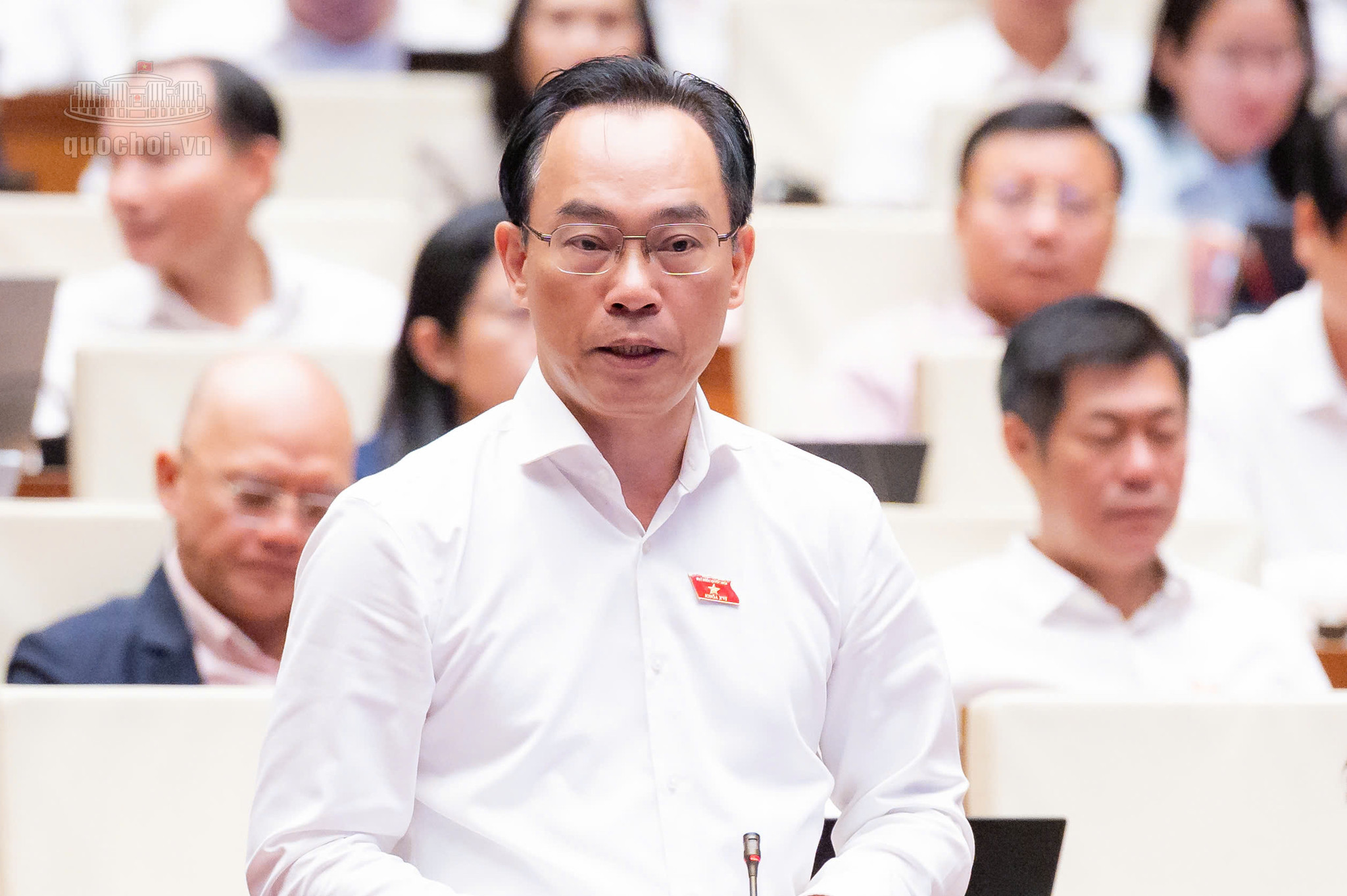 Bộ trưởng Bộ Giáo dục và Đào tạo Hoàng Minh Sơn.