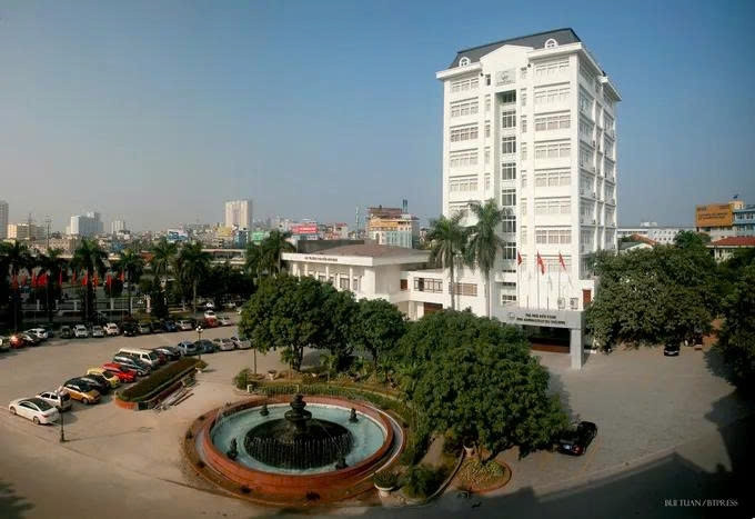 Dhqg ha noi vi pham hoc phi, hoc bong va quan ly tai chinh hinh anh 1