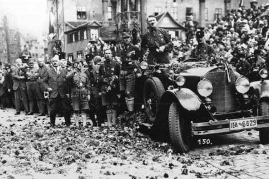 Ảnh hiếm về Adolf Hitler trước khi trở thành trùm phát xít khét tiếng