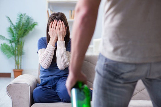 Có nên ly hôn khi chồng vô trách nhiệm?